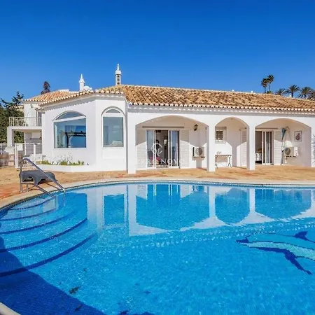 Magnificent Pooolll Holiday home Albufeira